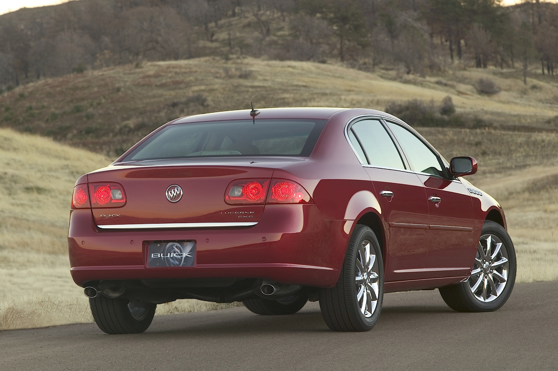 Buick Lucerne photo 22