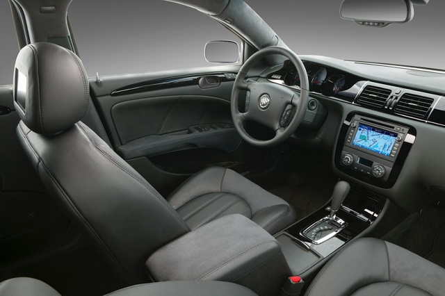 Buick Lucerne photo 101