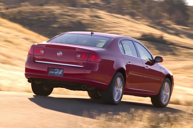 Buick Lucerne photo 24