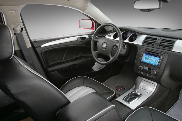 Buick Lucerne photo 103