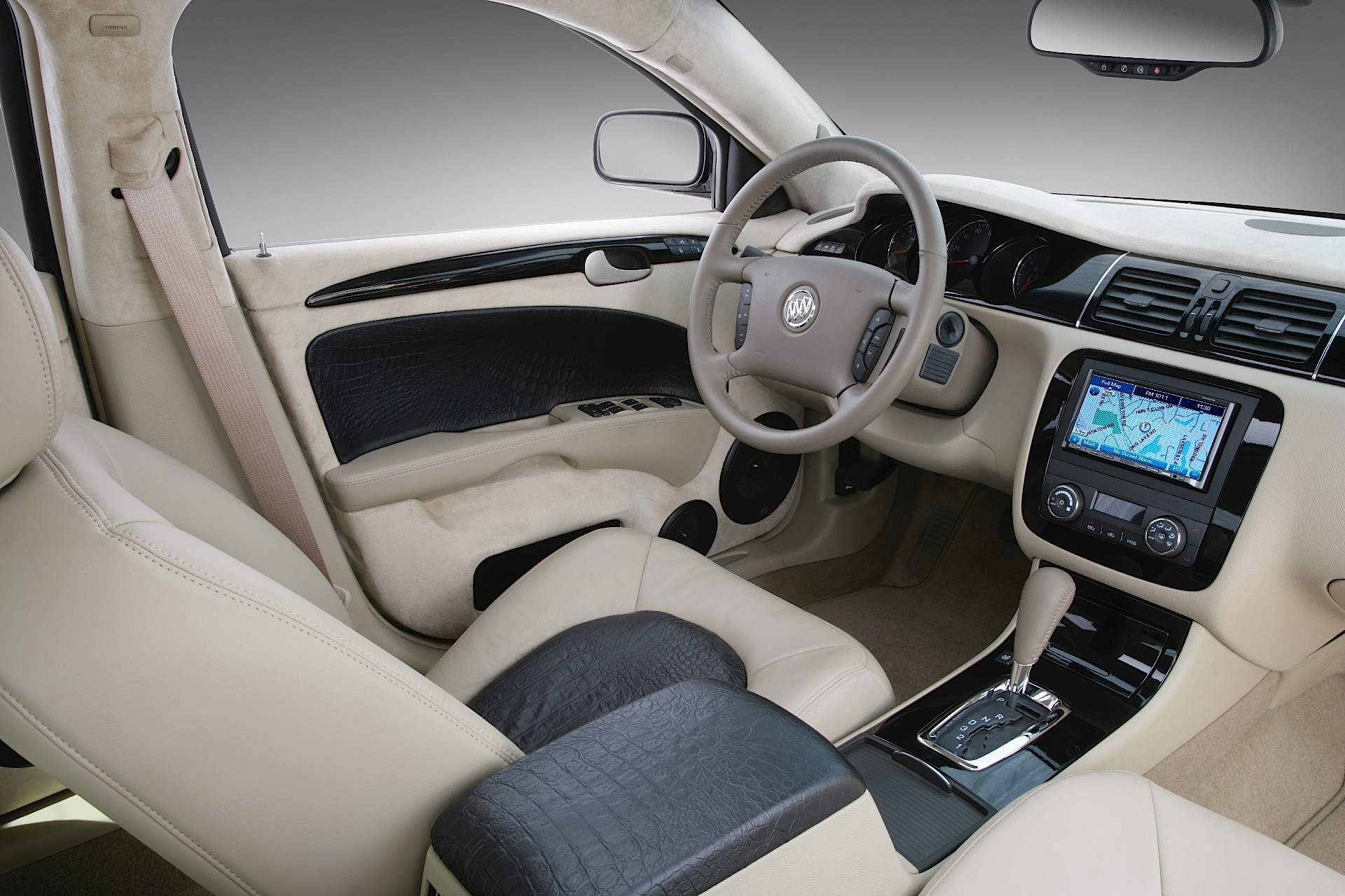 Buick Lucerne photo 104