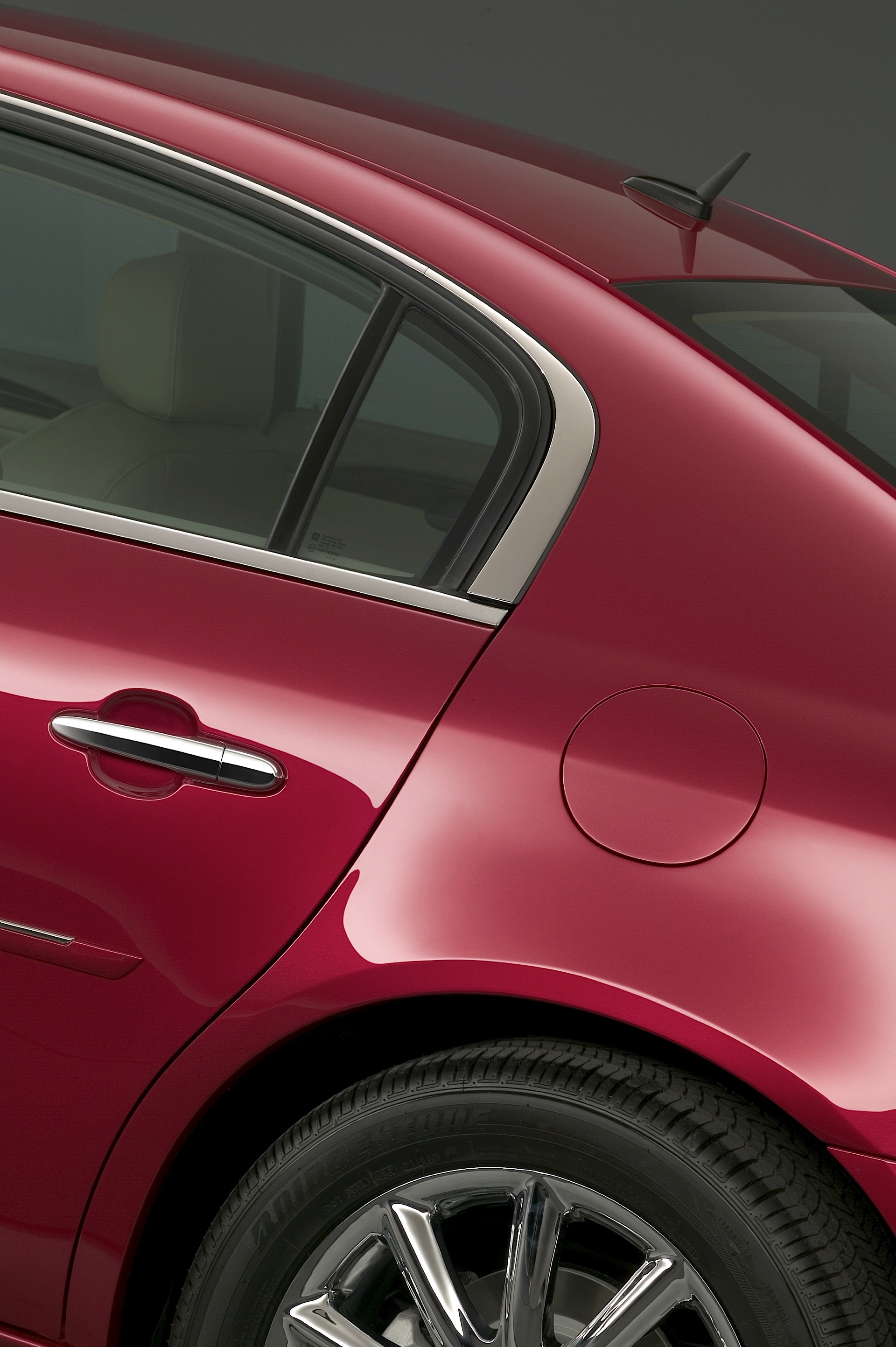 Buick Lucerne photo 28