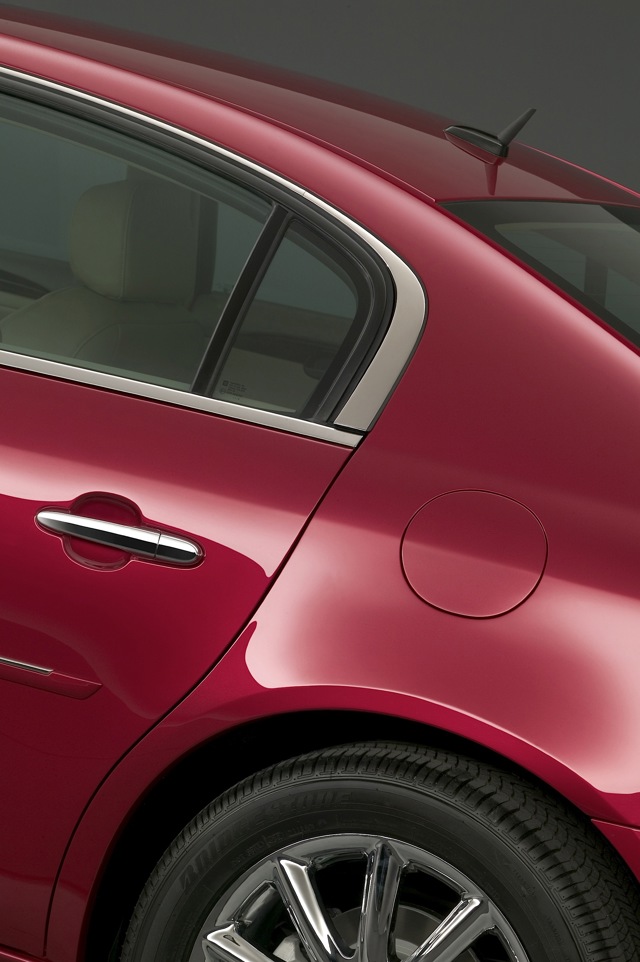 Buick Lucerne photo 28
