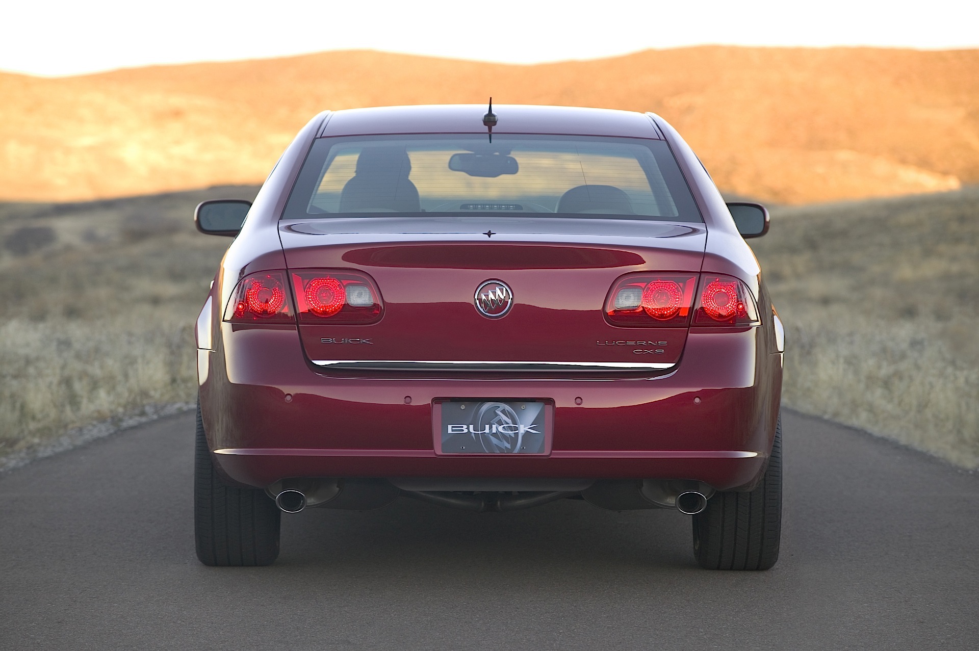 Buick Lucerne photo 34