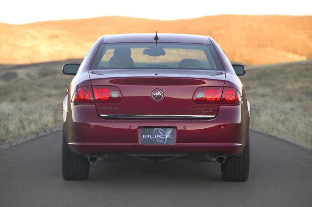Buick Lucerne photo 34