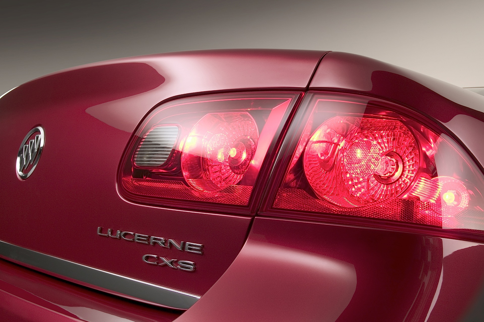 Buick Lucerne photo 38