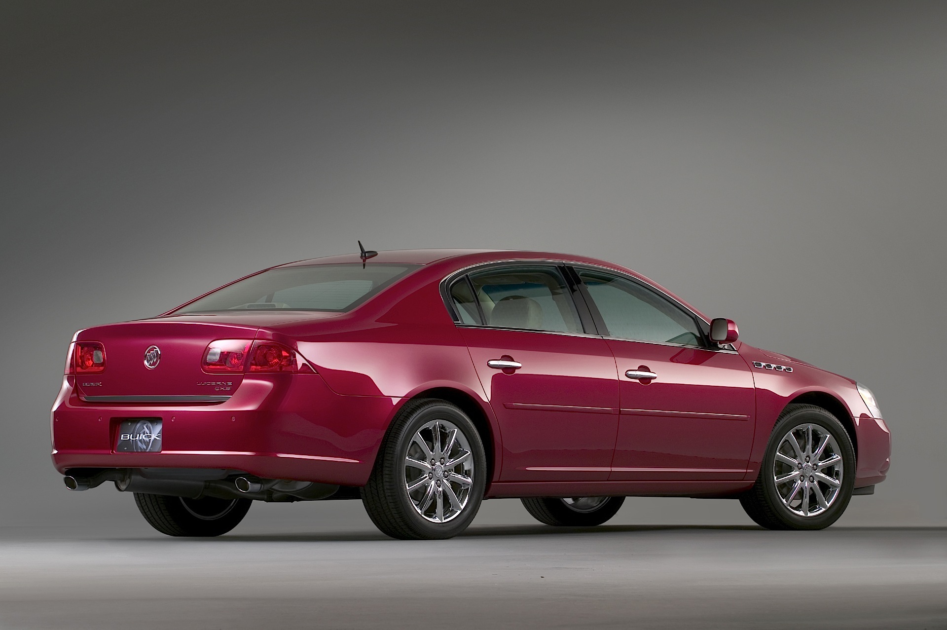 Buick Lucerne photo 39