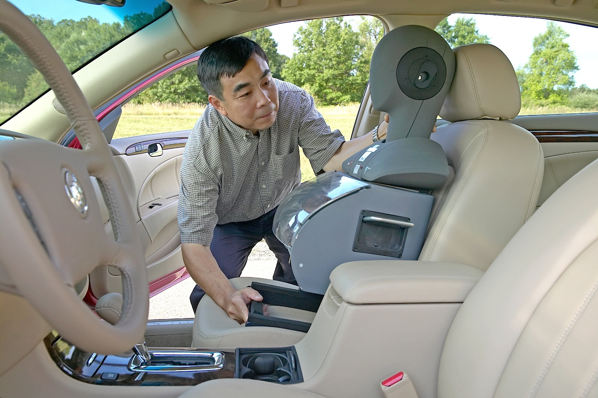 Buick Lucerne photo 42