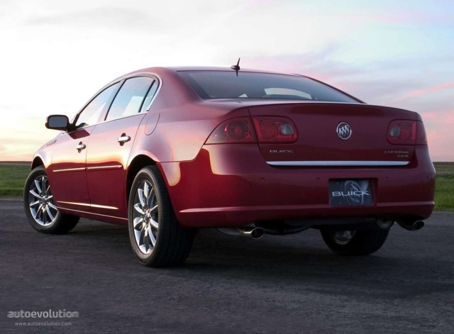 Buick Lucerne photo 5