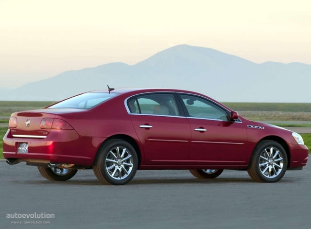 Buick Lucerne photo 6