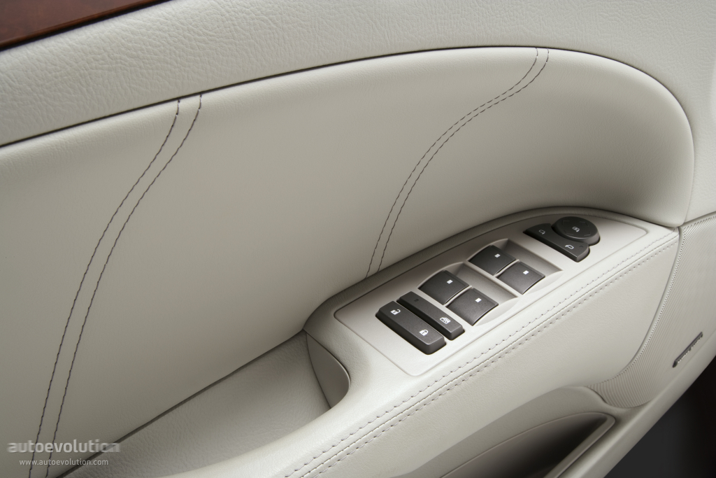 Buick Lucerne photo 80