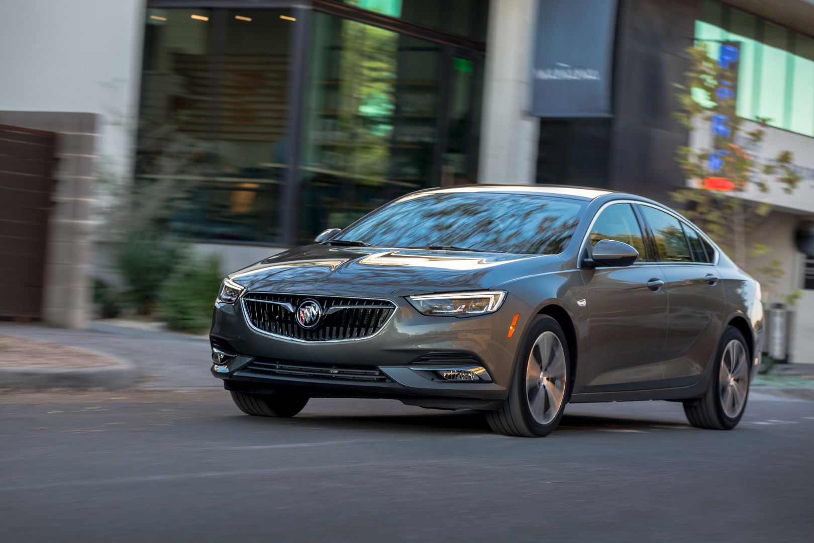 Buick Regal Sportback photo 7