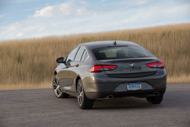 Buick Regal Sportback photo 10