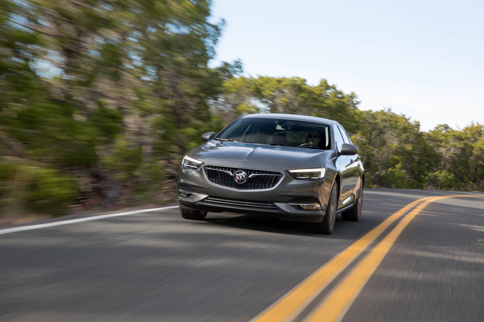 Buick Regal Sportback photo 12