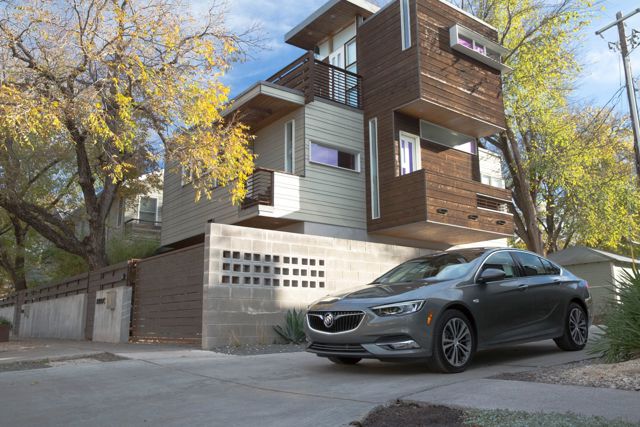 Buick Regal Sportback photo 3