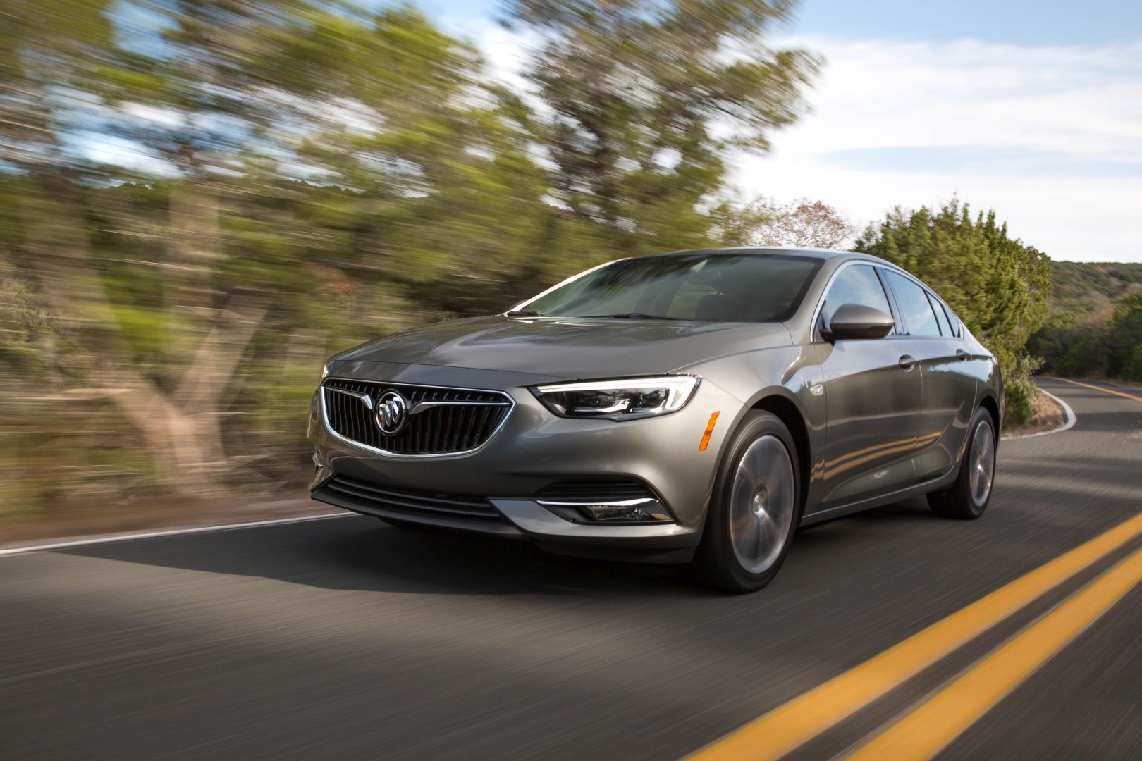 Buick Regal Sportback photo 4