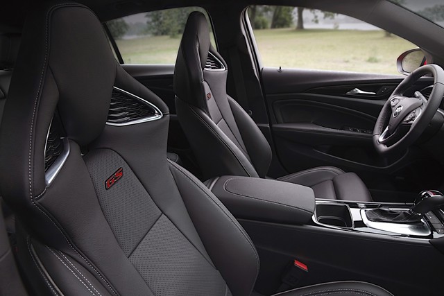 Buick Regal photo 11