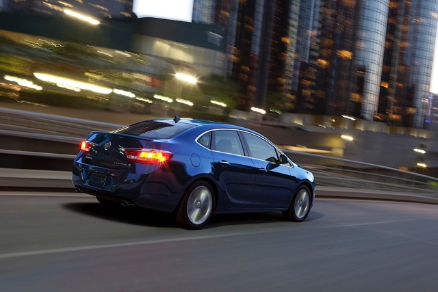 Buick Verano photo 7