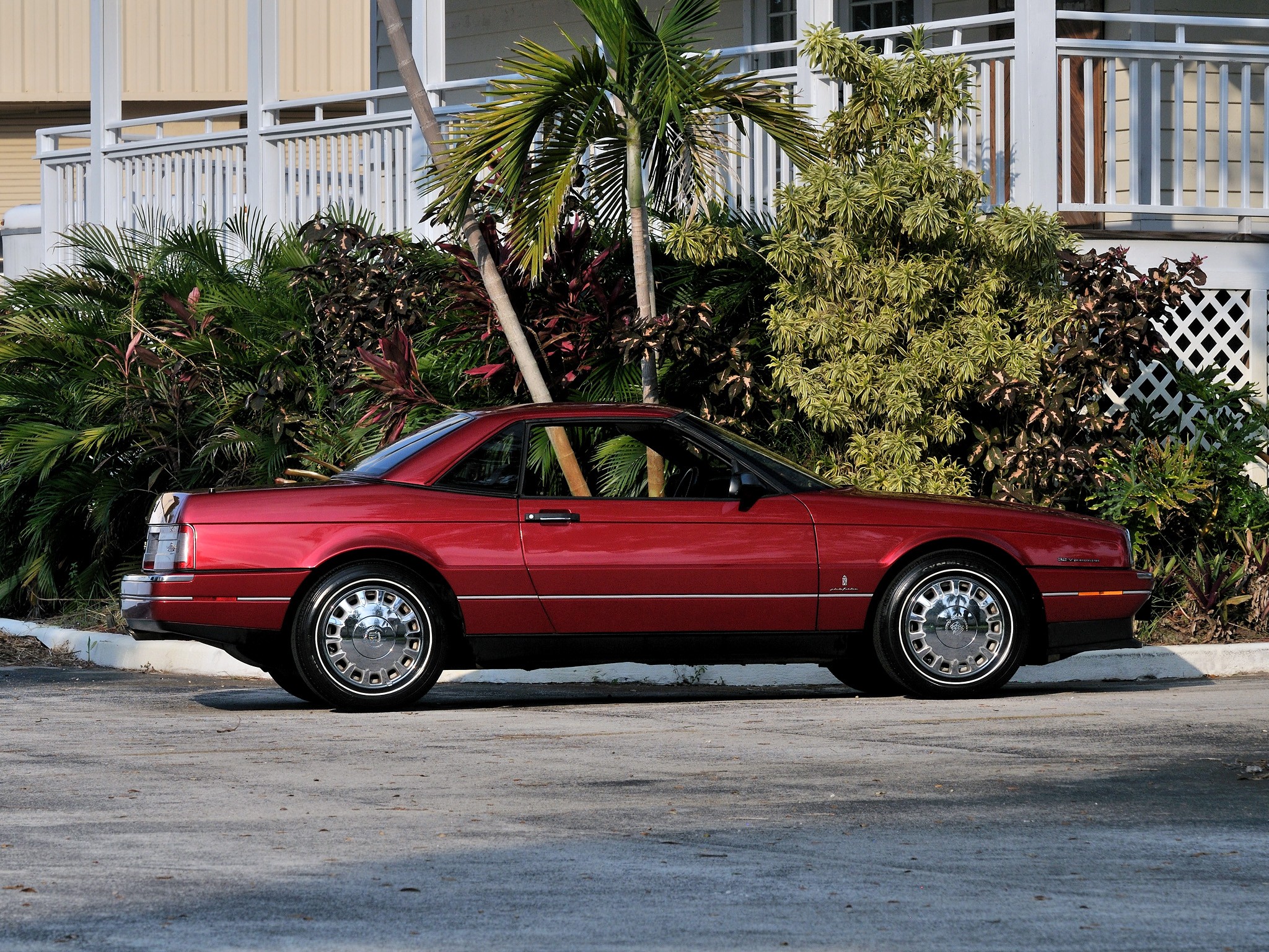 Cadillac Allante photo 11