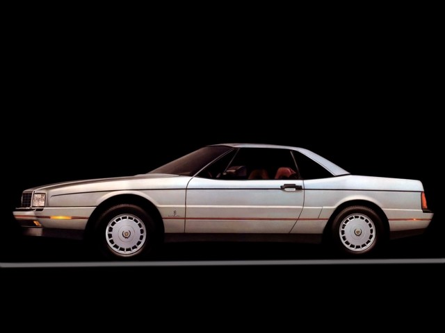 Cadillac Allante photo 14