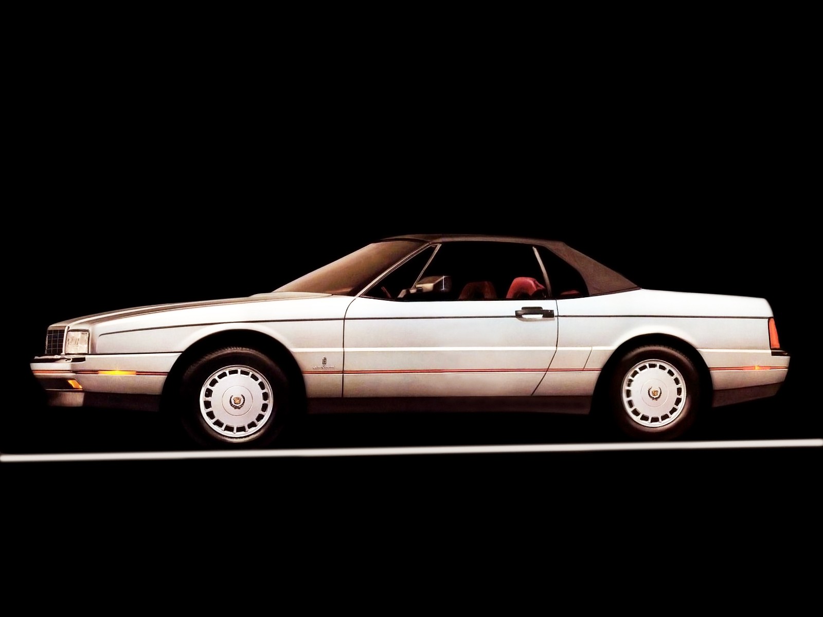 Cadillac Allante photo 15