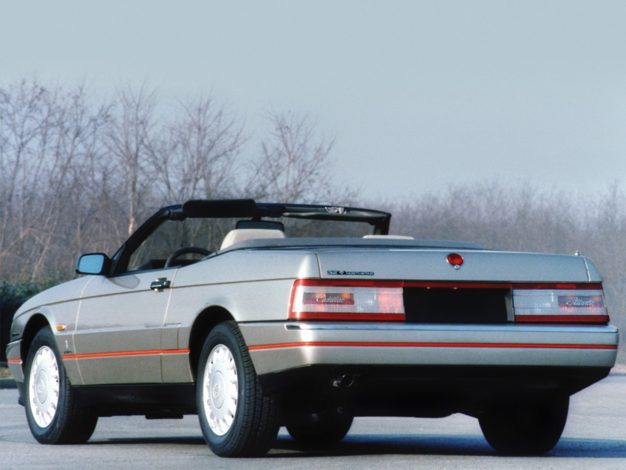 Cadillac Allante photo 19