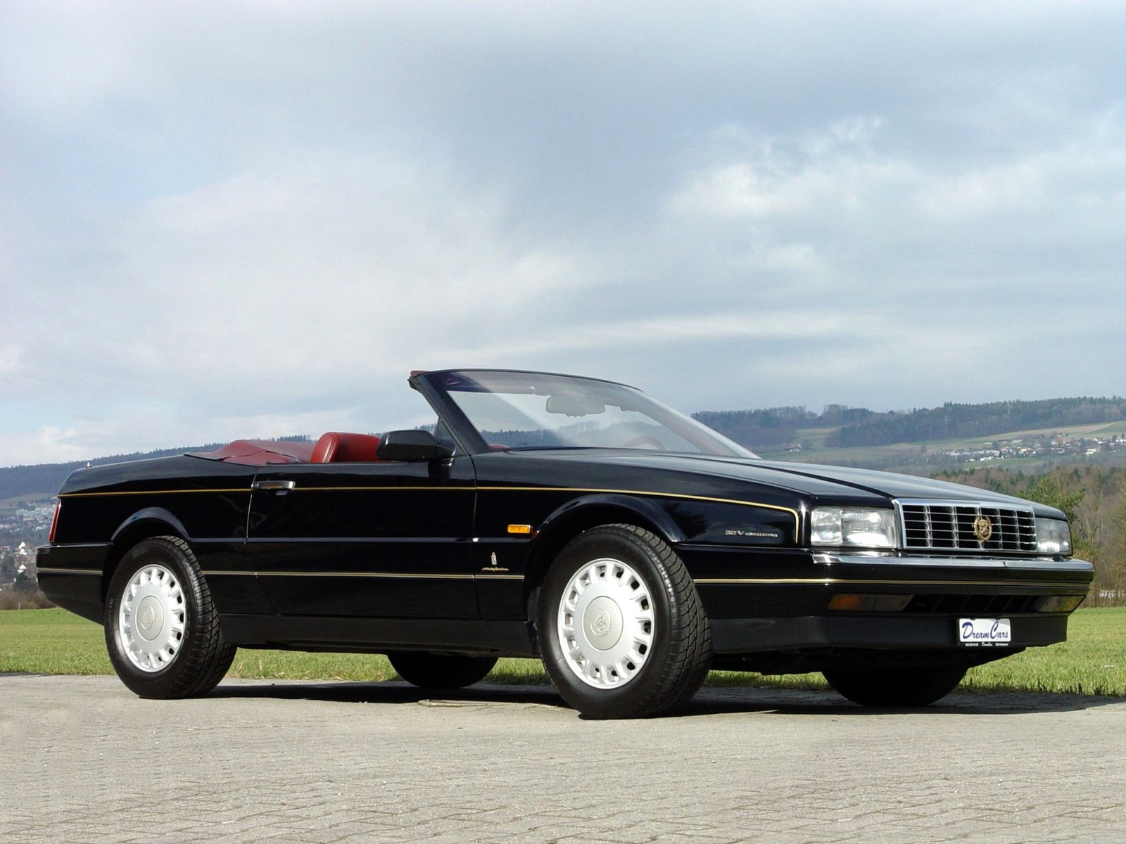 Cadillac Allante photo 20
