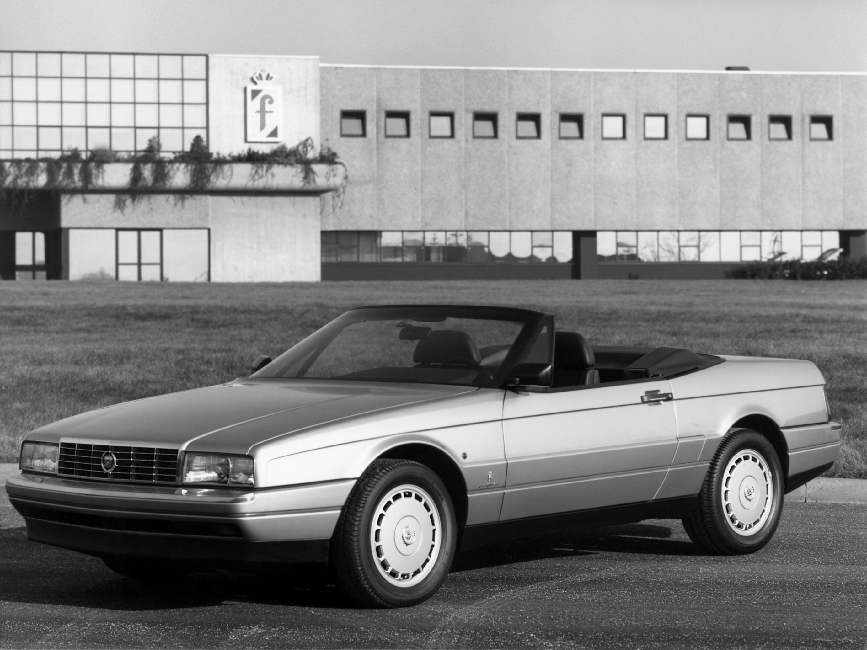 Cadillac Allante photo 22