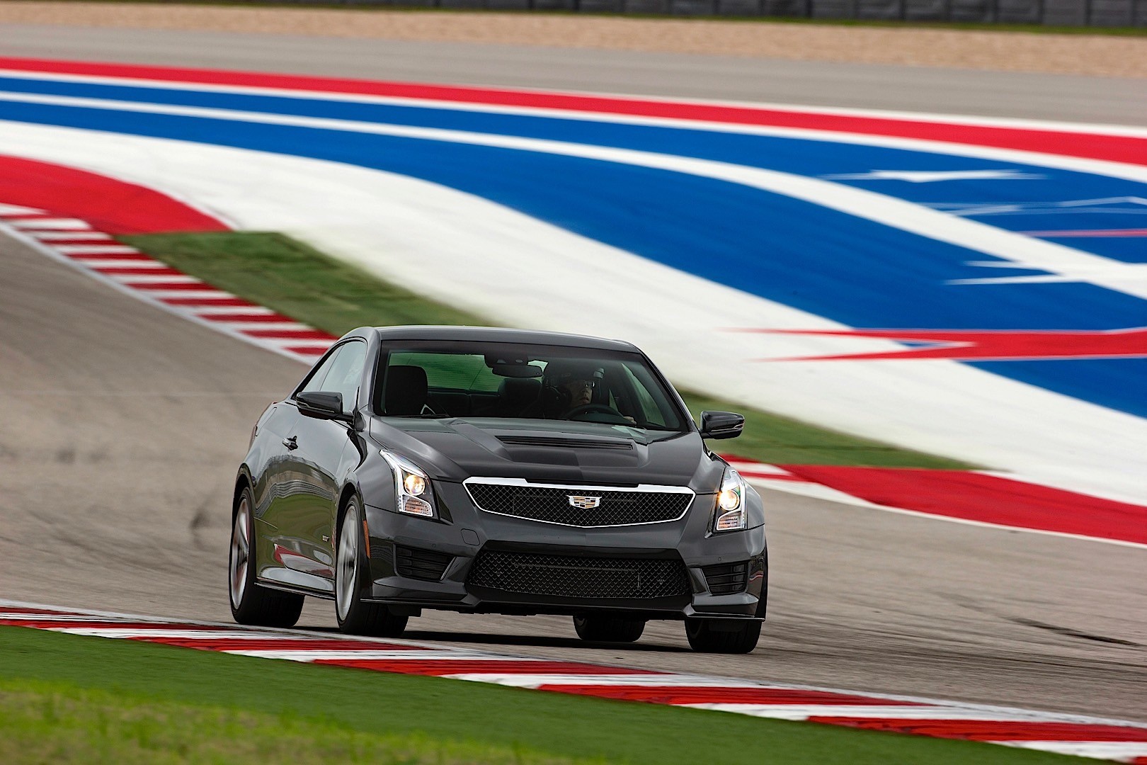 Cadillac Ats-V Coupe photo 14