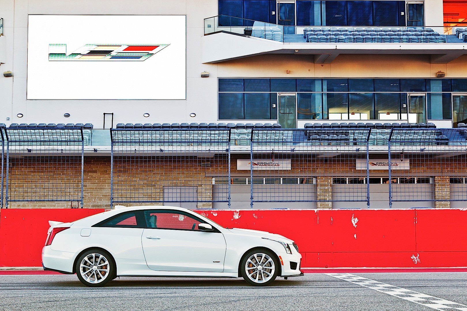 Cadillac Ats-V Coupe photo 16