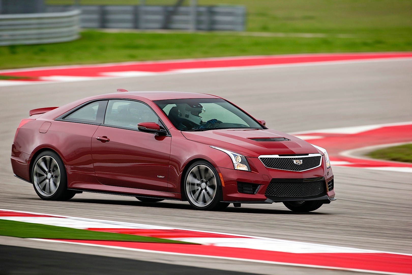 Cadillac Ats-V Coupe photo 18