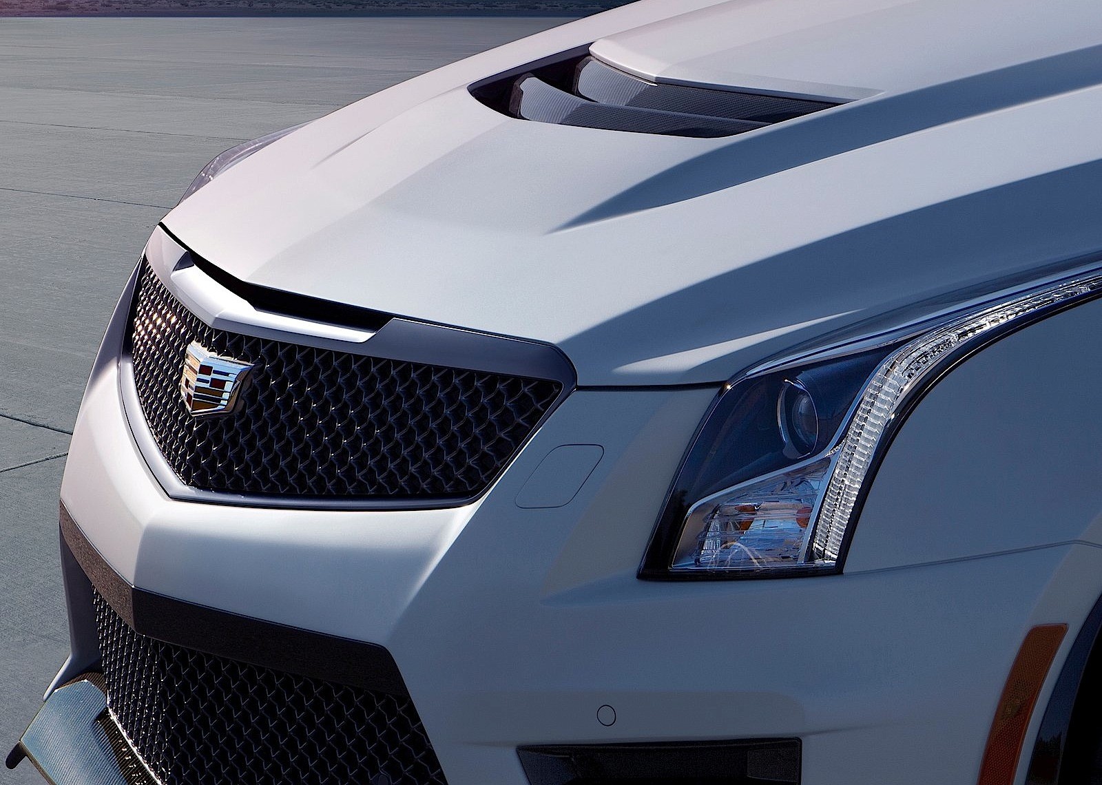 Cadillac Ats-V Coupe photo 2