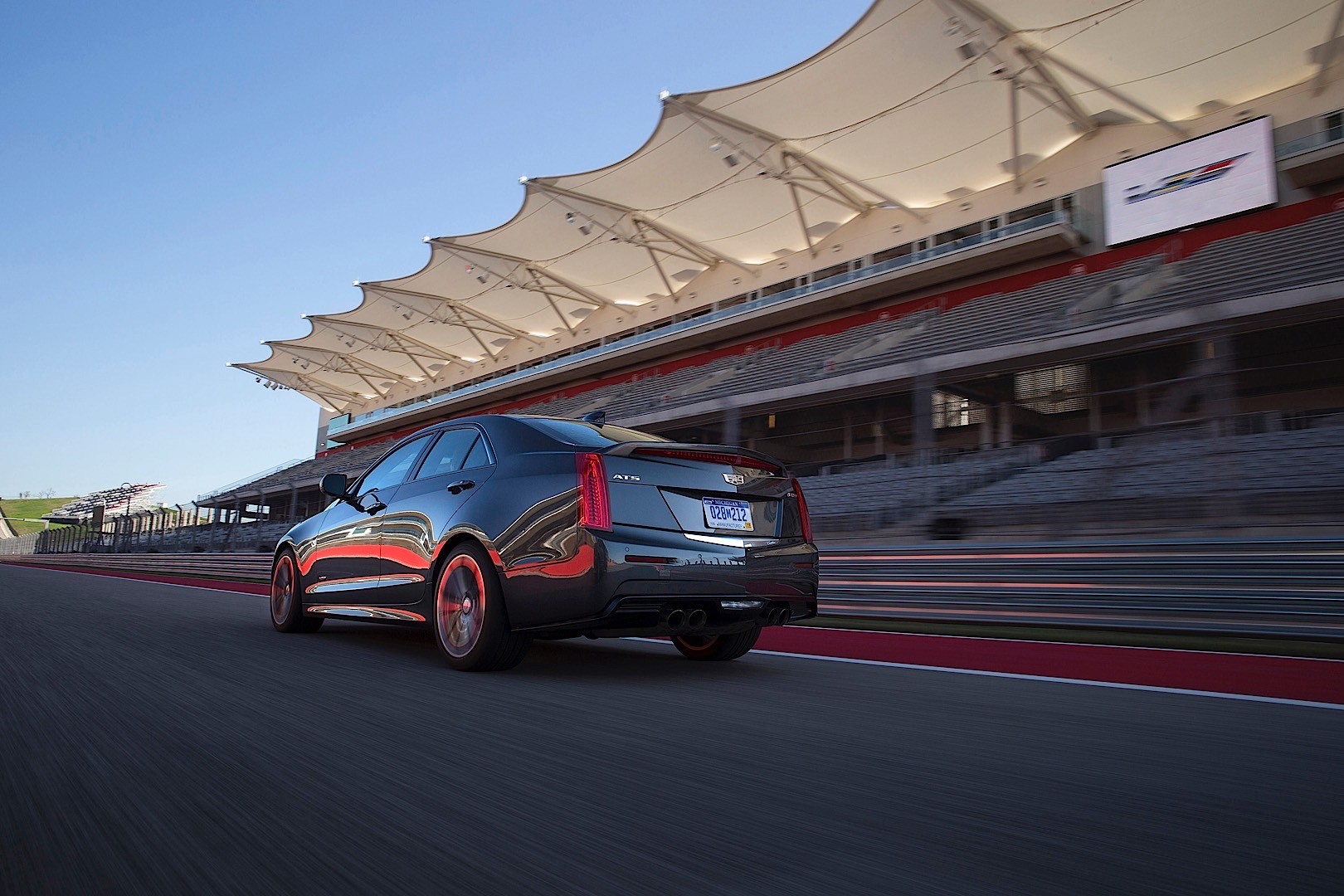 Cadillac Ats-V photo 15