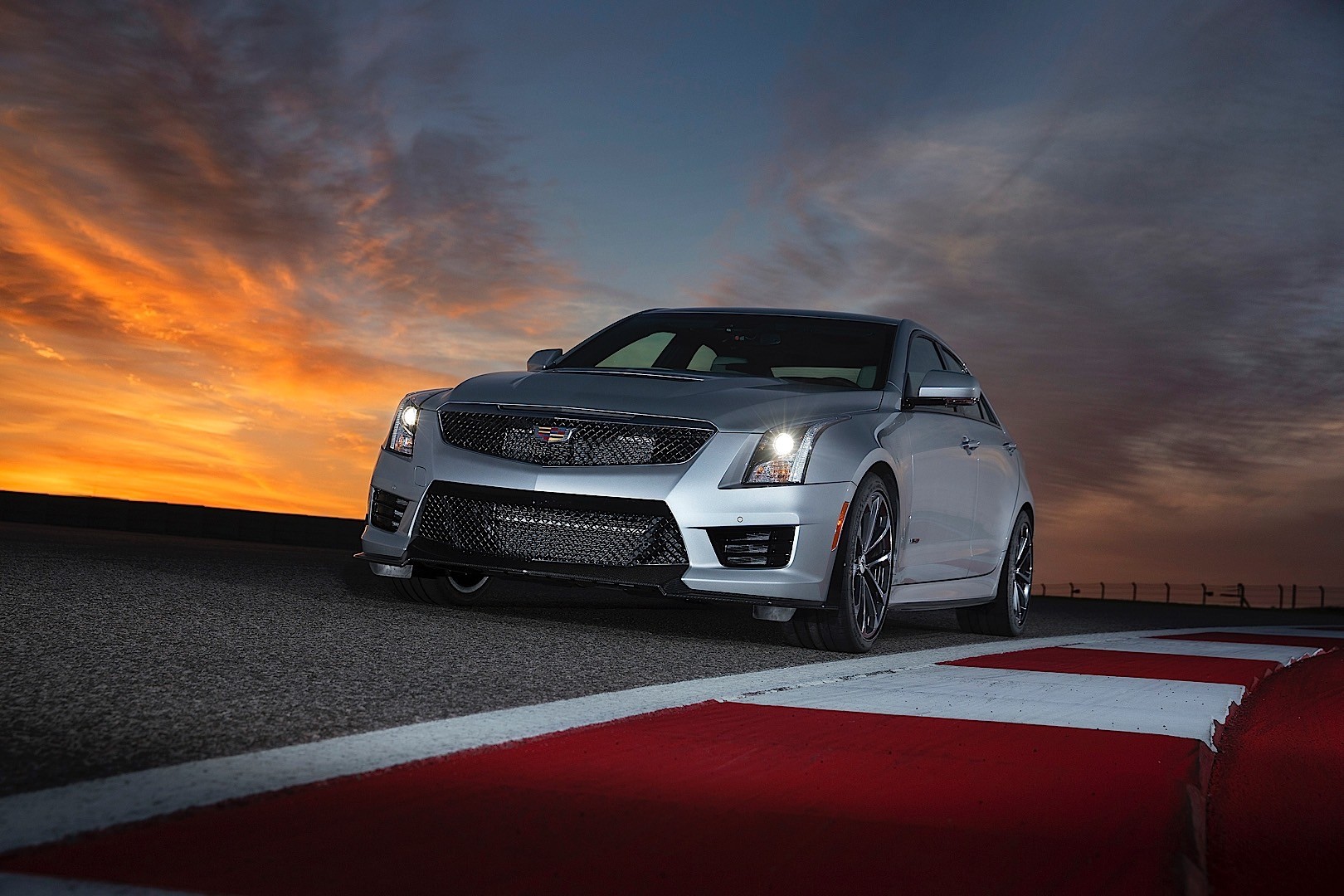 Cadillac Ats-V photo 17