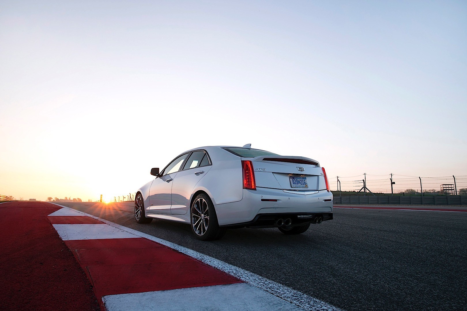Cadillac Ats-V photo 18