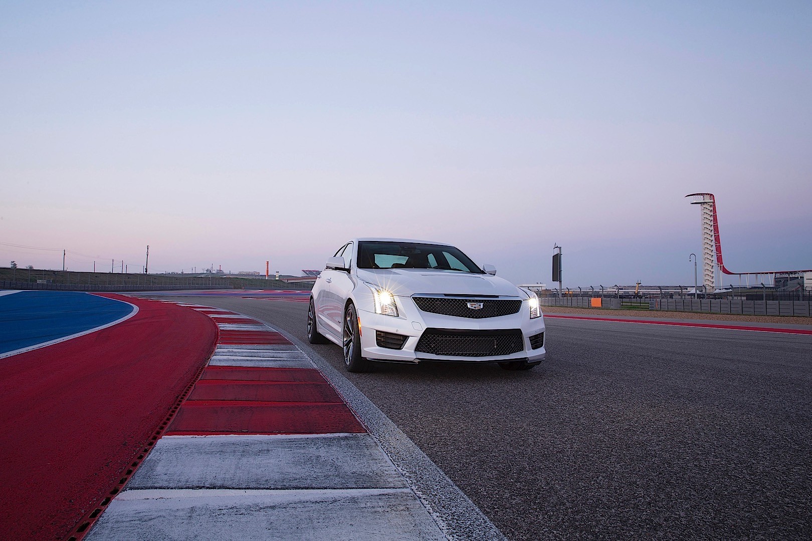 Cadillac Ats-V photo 19