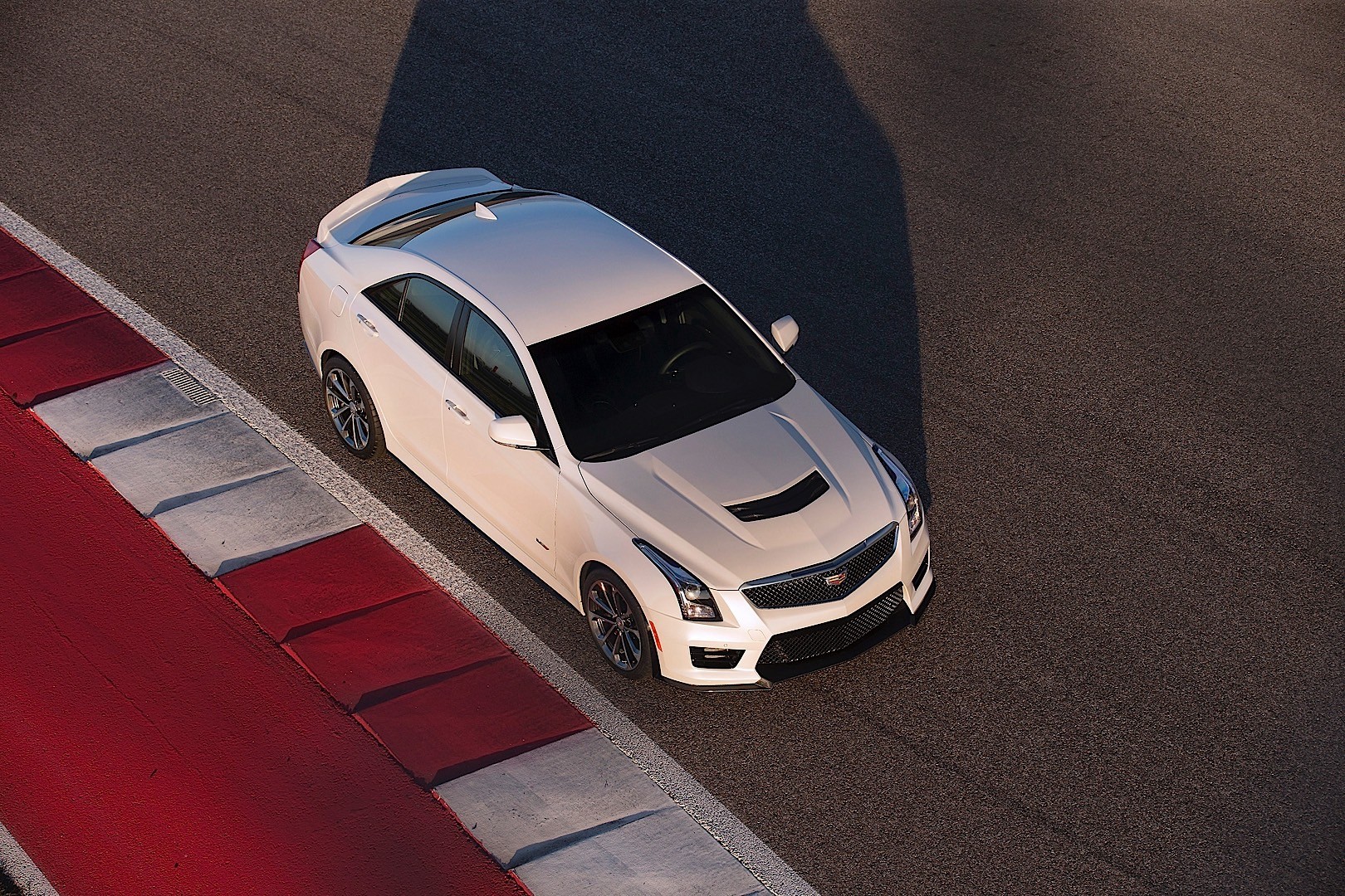 Cadillac Ats-V photo 6