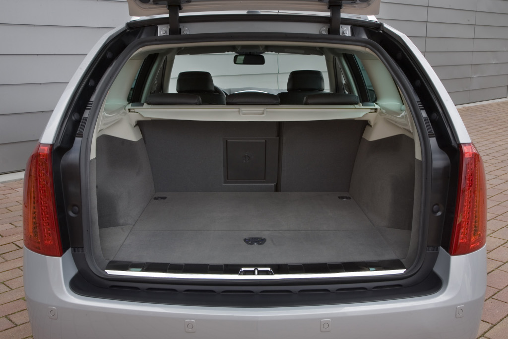 Cadillac Bls Wagon photo 39