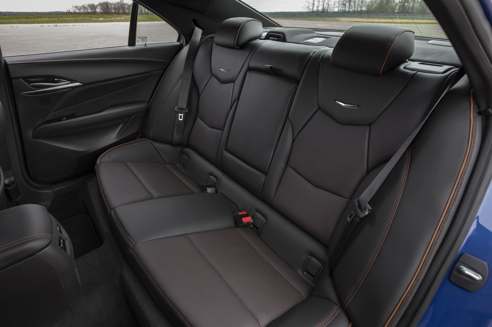 Cadillac Ct4-V photo 12