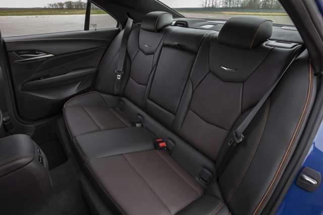 Cadillac Ct4-V photo 12