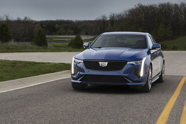 Cadillac Ct4-V photo 3
