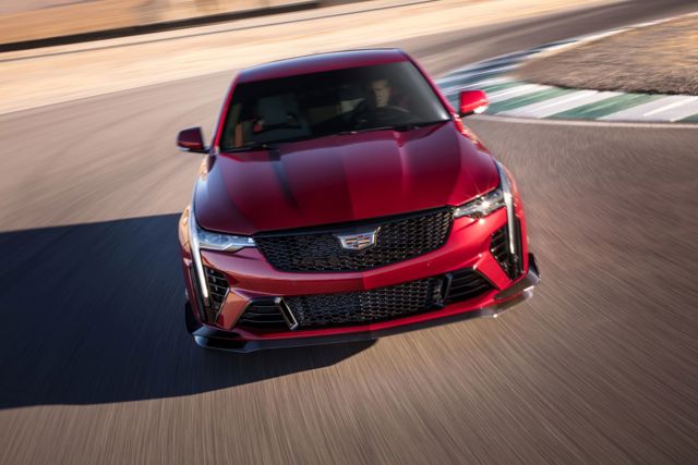 Cadillac Ct4-V photo 9