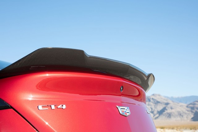 Cadillac Ct4-V photo 12