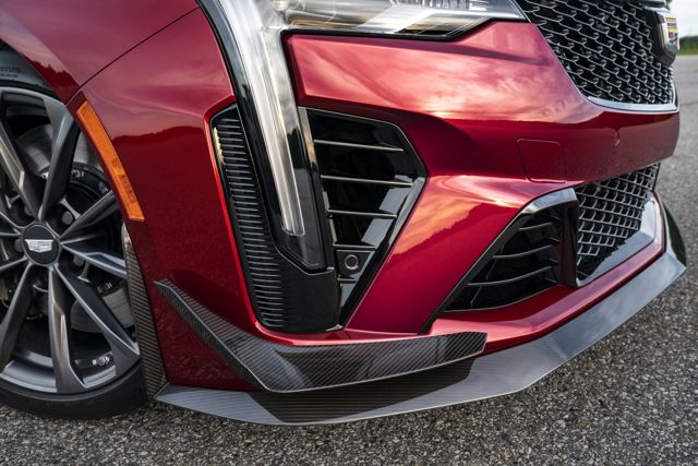 Cadillac Ct4-V photo 15