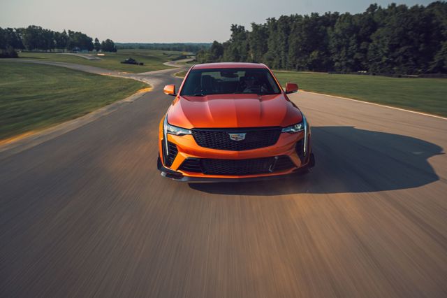 Cadillac Ct4-V photo 23