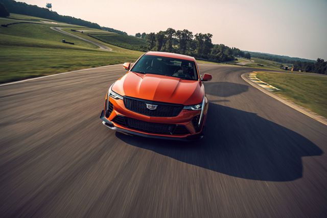 Cadillac Ct4-V photo 32