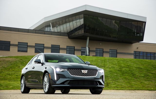 Cadillac Ct4 photo 3