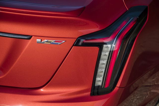 CADILLAC CT5-V