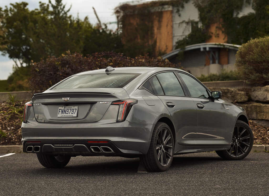 Cadillac Ct5-V photo 11