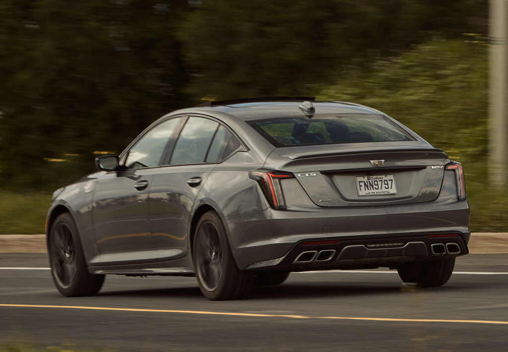 Cadillac Ct5-V photo 12